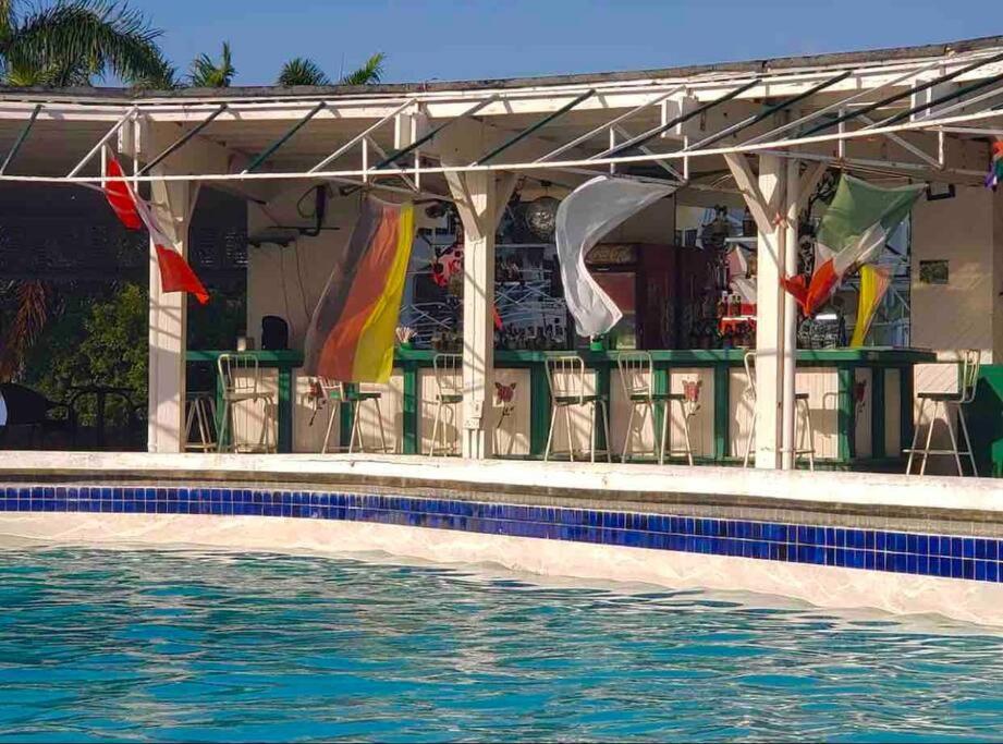 Seaside Loft With Pool, Sea Castles, * Montego Bay